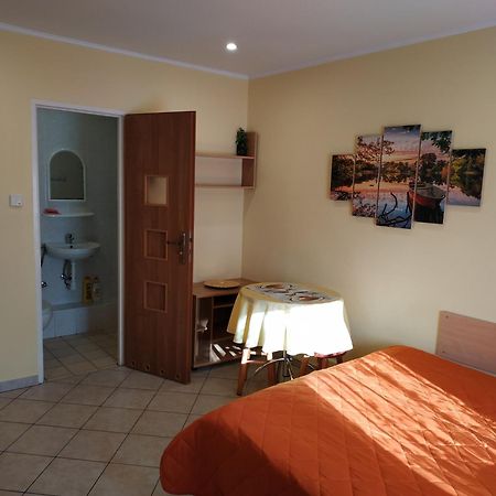 Zacisze,Klonowa 17 Hotel Дзвиржино Екстериор снимка