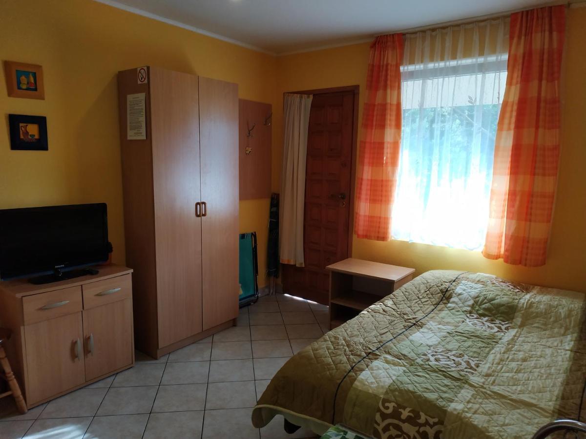 Zacisze,Klonowa 17 Hotel Дзвиржино Екстериор снимка